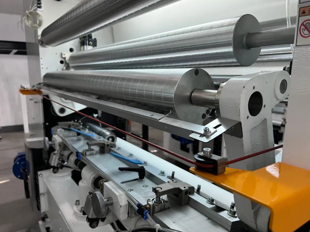 干式復(fù)合機(jī)3 干式復(fù)合機(jī)3